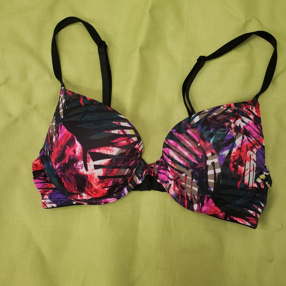 EUC PINK VS Jungle pattern padded bra. Size 32B